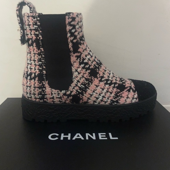 Authentic Chanel tweed booties - Picture 2 of 7